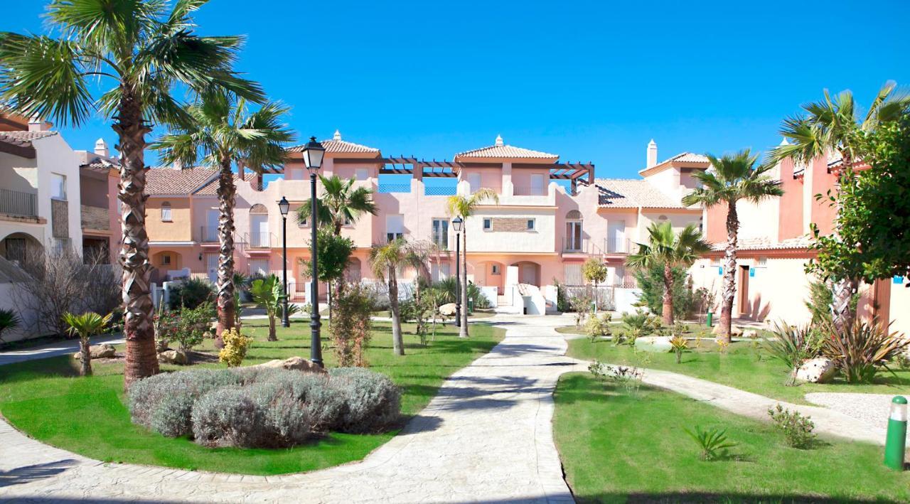 Zahara Sol Y By Qhotels *