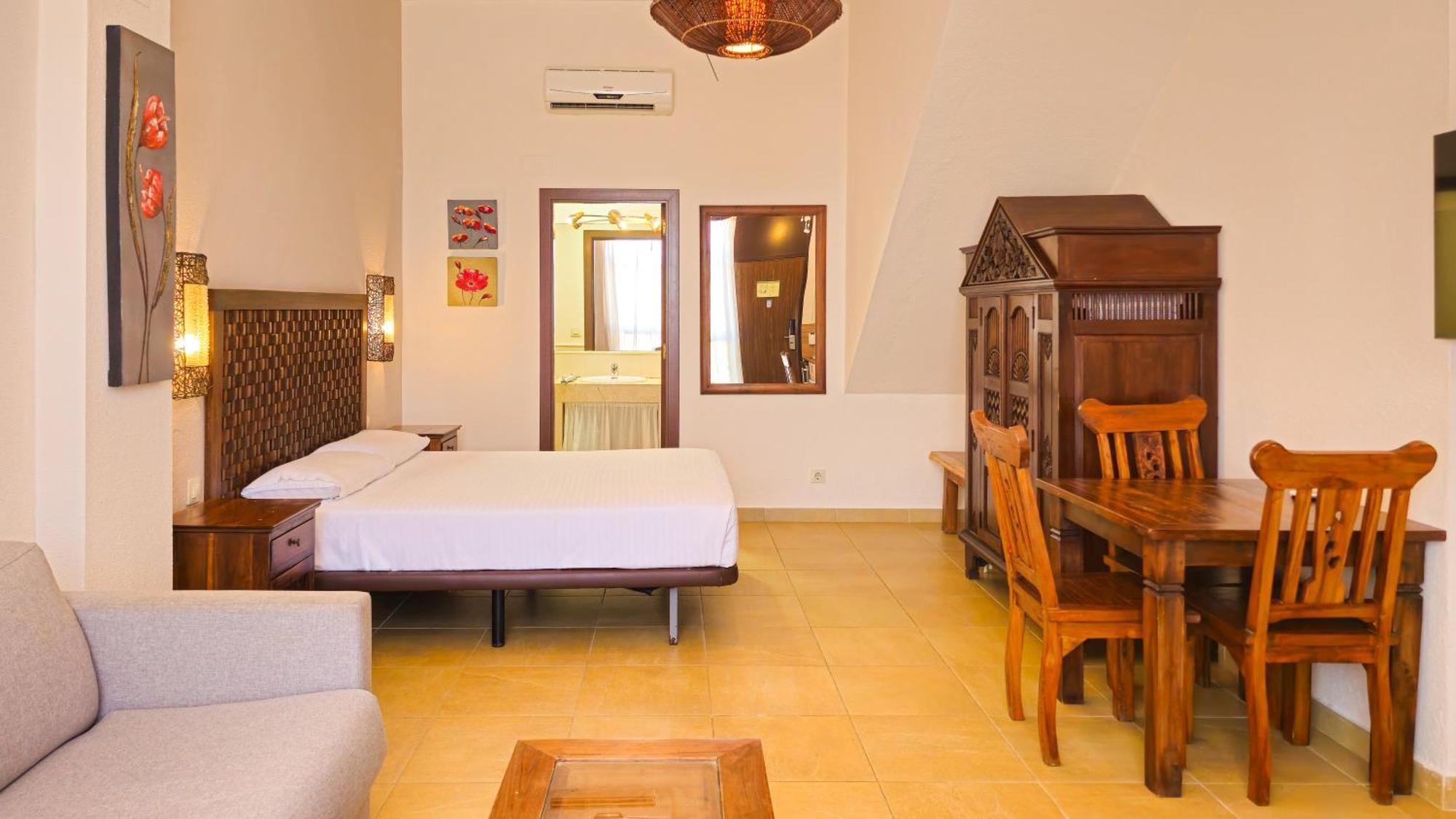 Zahara Sol Y By Qhotels * Zahara de los Atunes