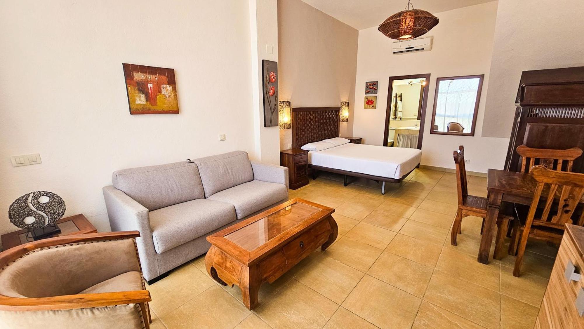 Zahara Sol Y By Qhotels *